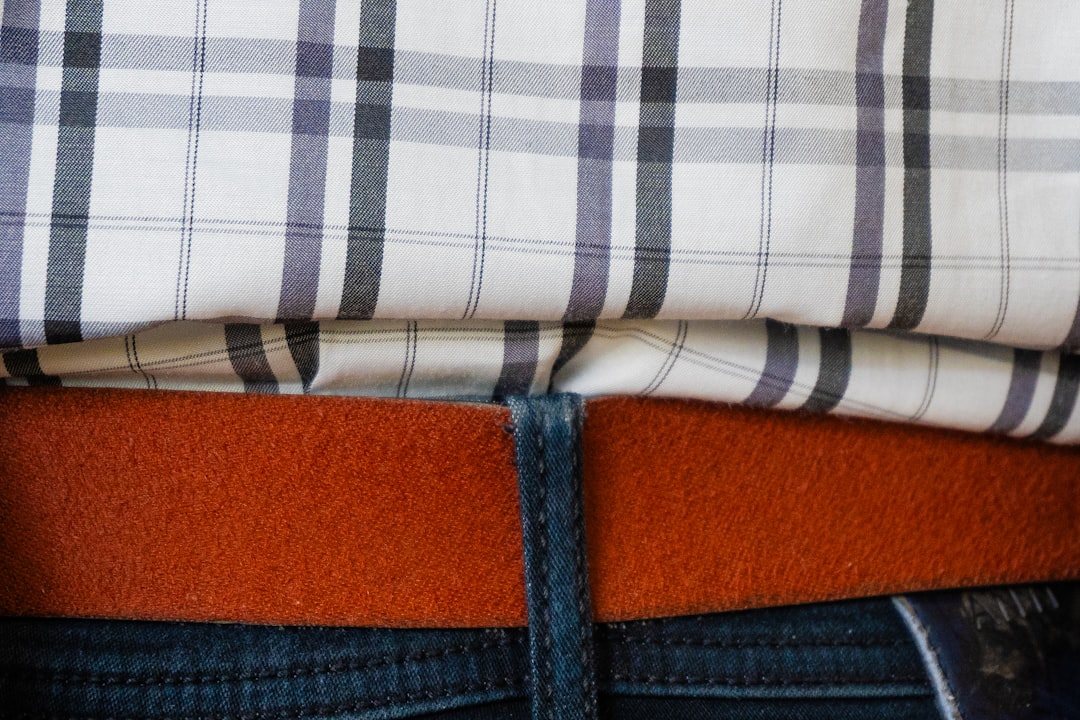 6 manieren om de tailleband van je broek wijder te maken