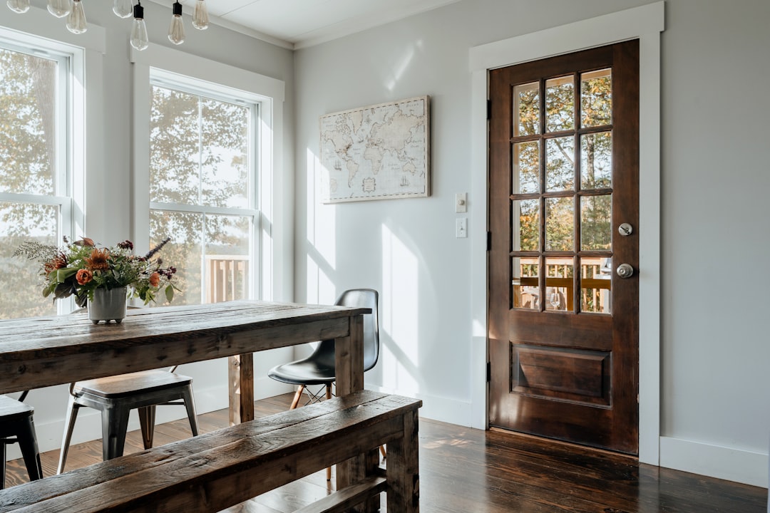 Narrowsburg Cottage Dining Room 4/4 (IG: @clay.banks)